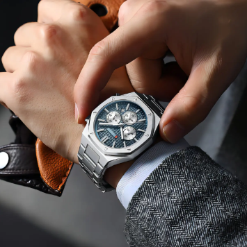 RELOJ CURREN